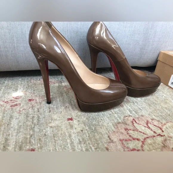 LOUBOUTIN GOLD BIANCA PUMPS 39.5 STILETTO PLATFORM ~US 8.5-9 BEIGE BRONZE